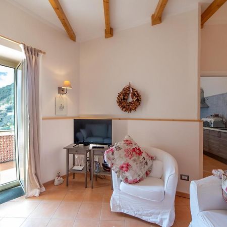 Donna Carmela Apartment Scala Bagian luar foto