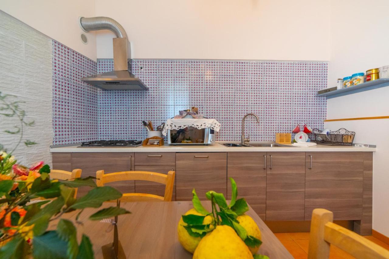 Donna Carmela Apartment Scala Bagian luar foto